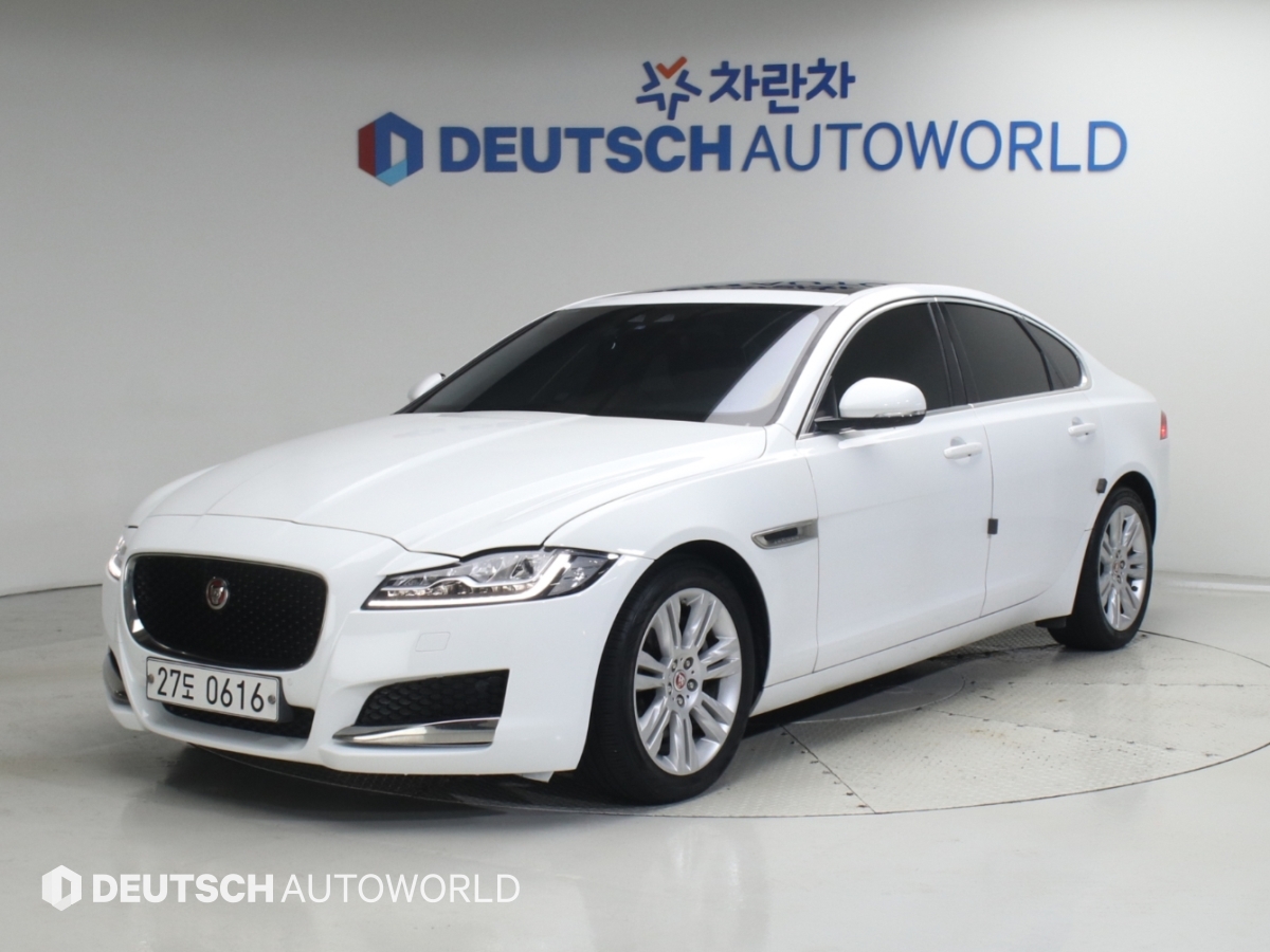 Jaguar XF 2.0 20d Poteupolrio