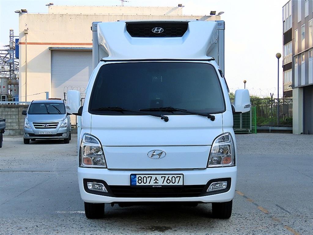 Hyundai Porter II Refrigerated Super Cab Twin Comp