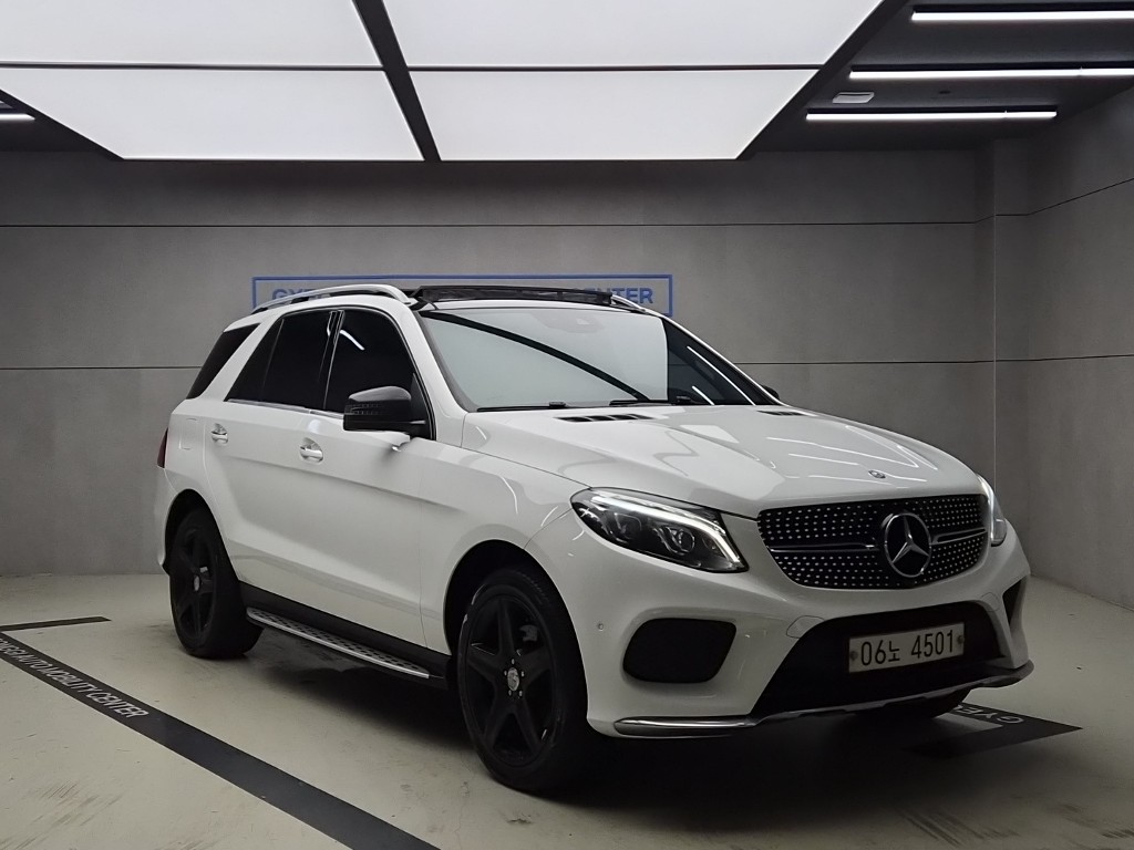 벤츠 GLE 350d 4Maetik