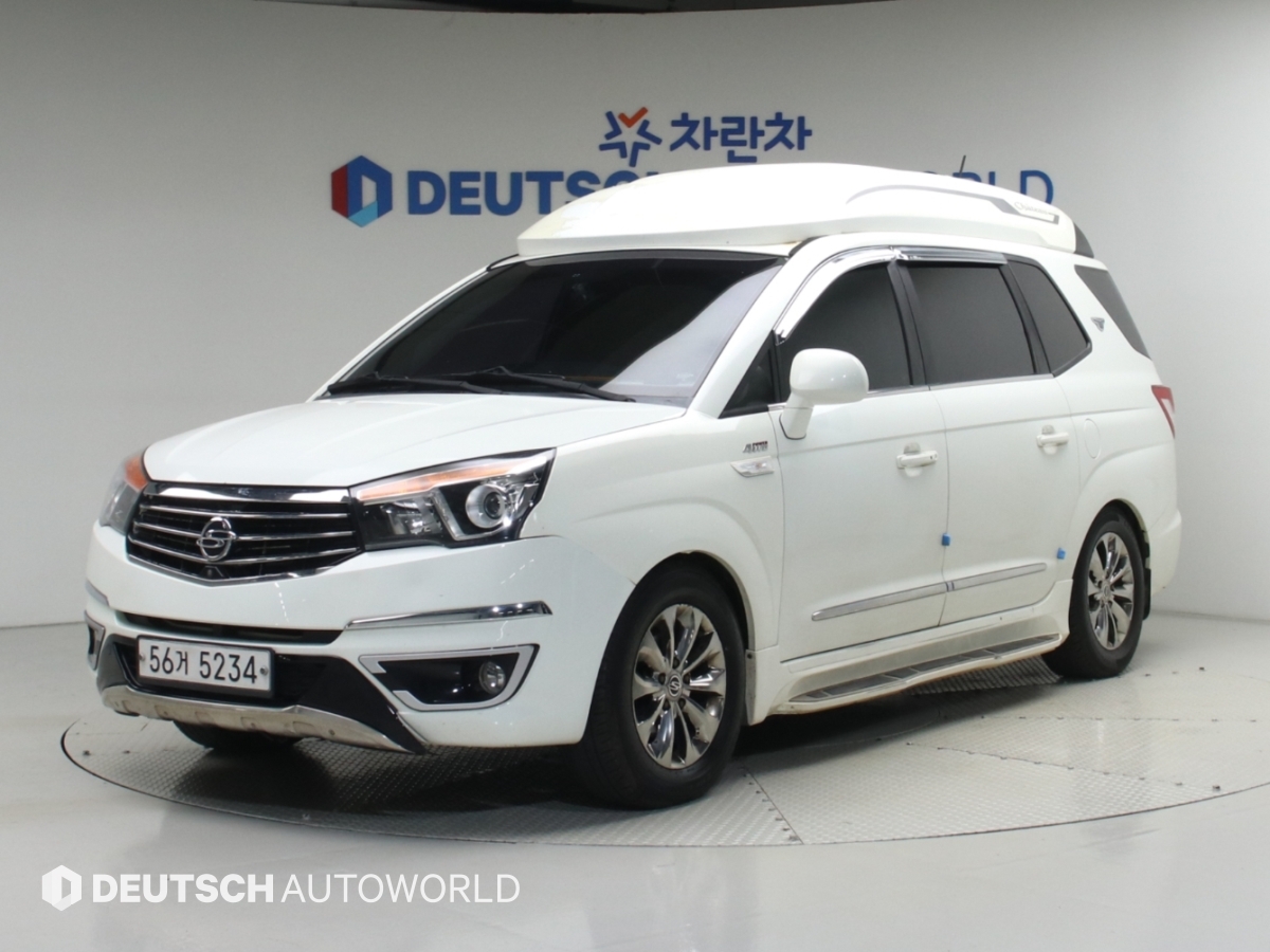 KGM Korando Turismo Rimujin 2.2 Syato 4WD 9 seats