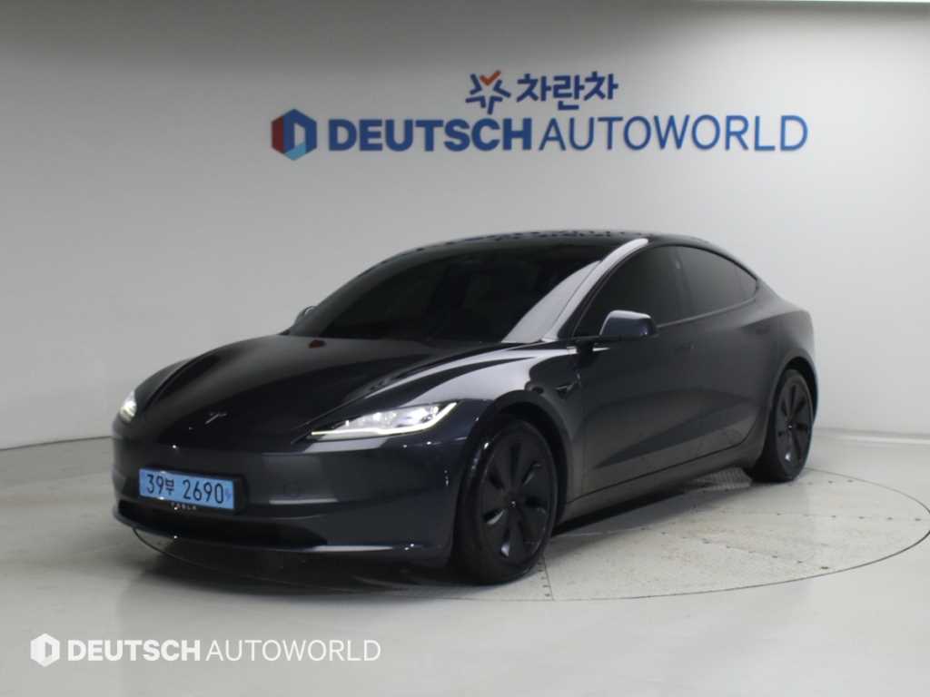 Tesla Model 3 AWD Rong Reinji
