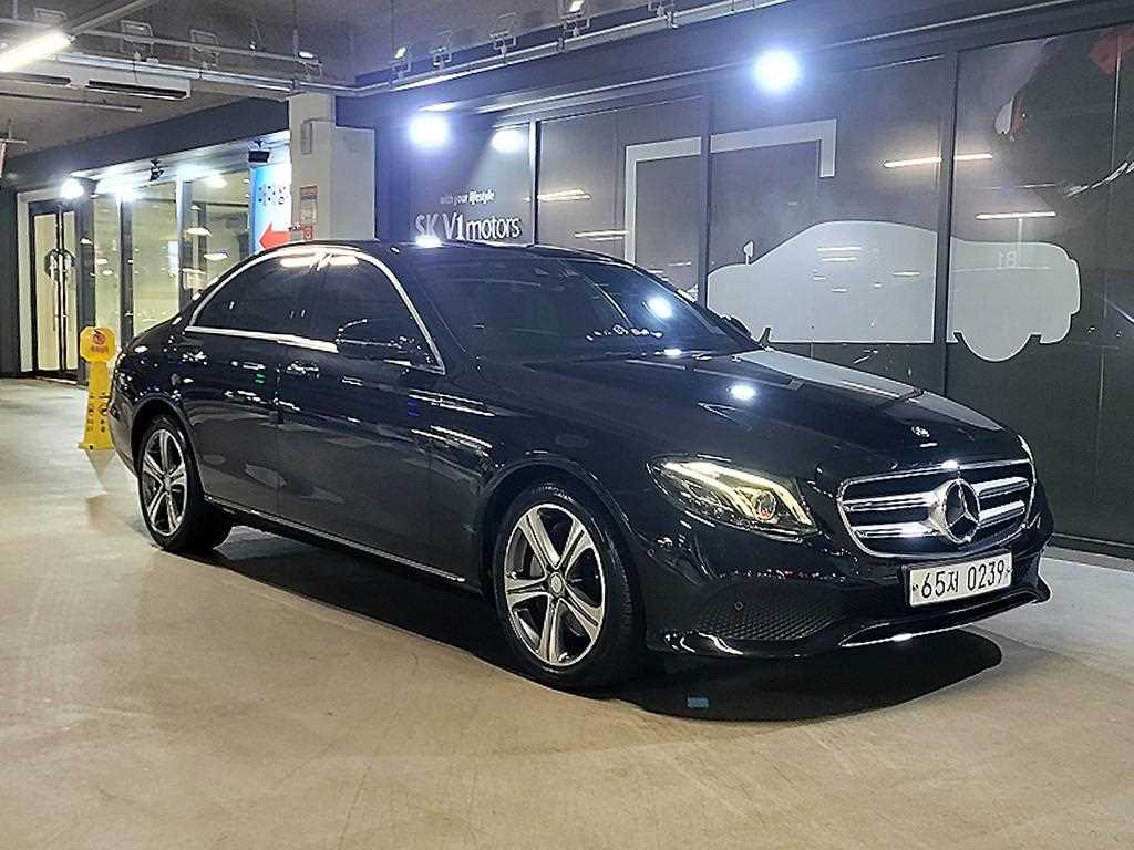 Mercedes-Benz E-Class E300 4Maetik Avantgarde