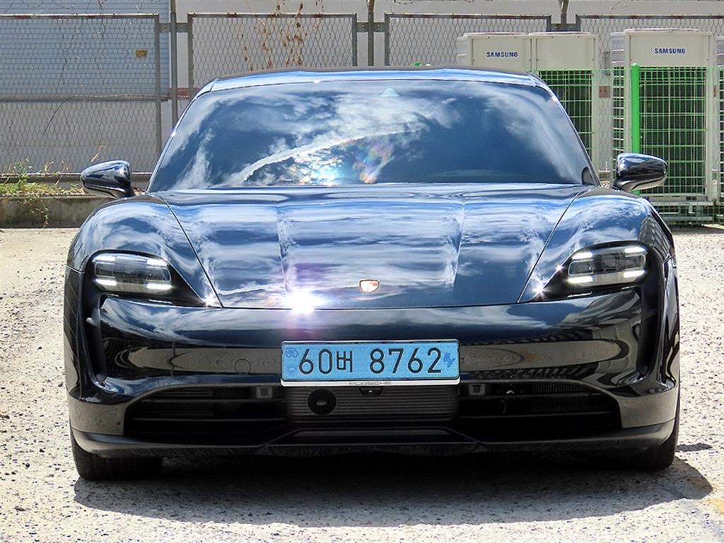 Porsche Taycan EV