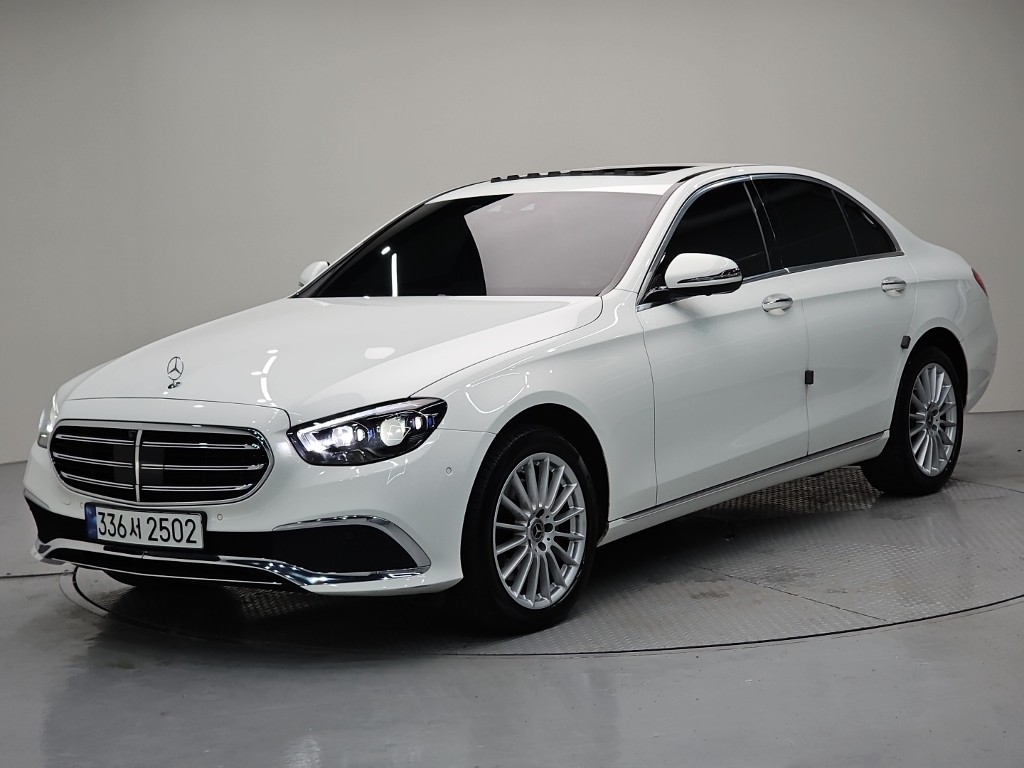 Mercedes-Benz E-Class E220d 4Maetik Exclusive