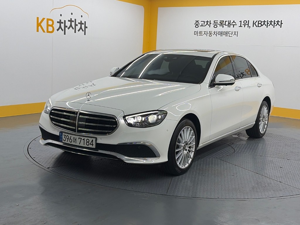 Mercedes-Benz E-Class E220d 4Maetik Exclusive