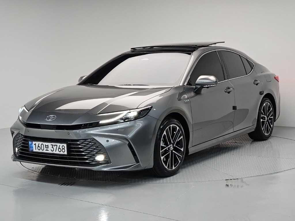 Toyota Camry 2.5 Hybrid XLE Premium
