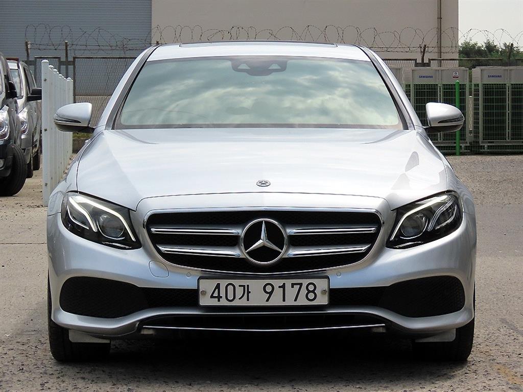 Mercedes-Benz E-Class E220d 4Maetik Avantgarde