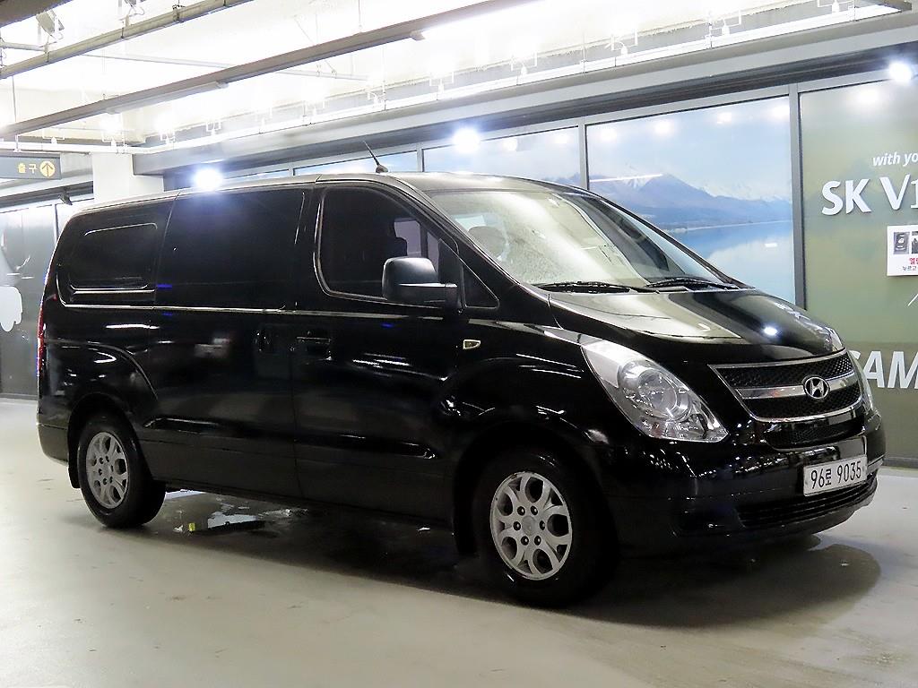 Hyundai Grand Starex 5 seats Van CVX Deluxe