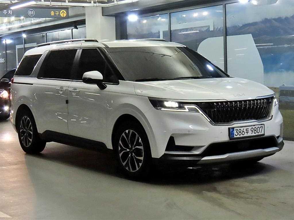 Kia Carnival 9 seats Prestige