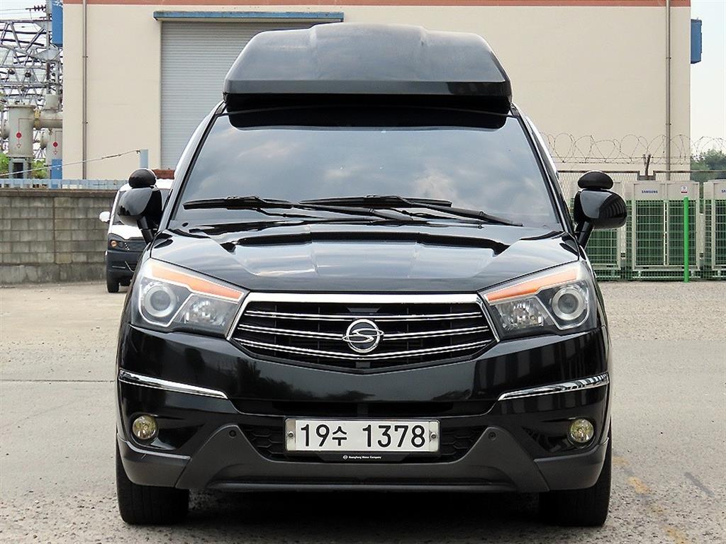 KGM Korando Turismo 2.0 Syato 4WD 9 seats