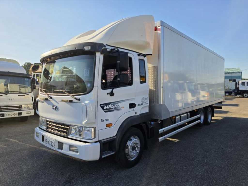 Hyundai Mega Truck Refrigerated 5t