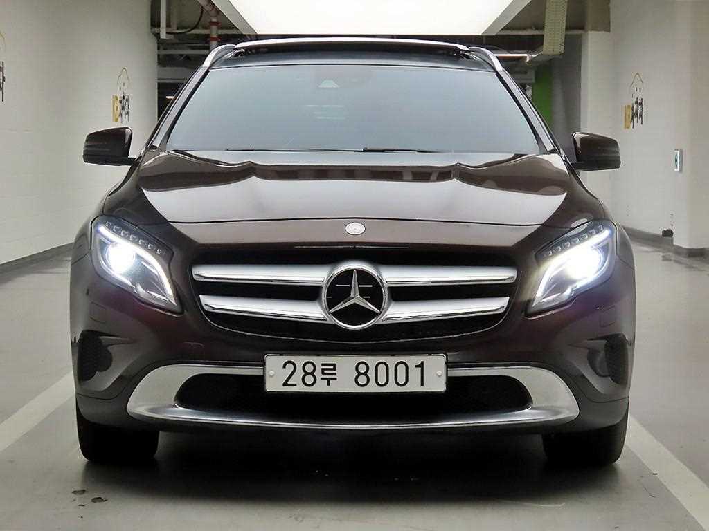 벤츠 GLA 200 d 4Maetik