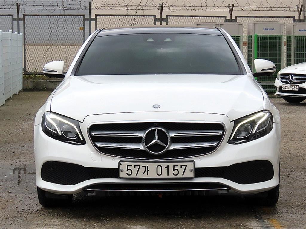 벤츠 E클래스 E300 4Maetik Avantgarde