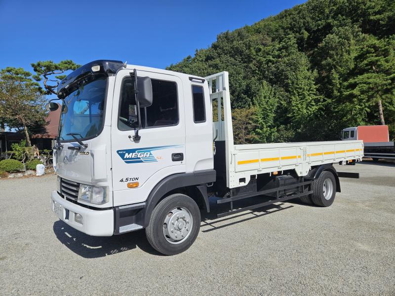 Hyundai Mega Truck 5т Урт бие