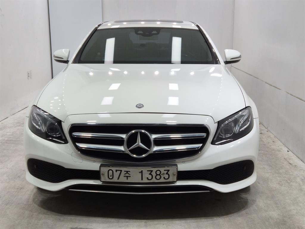 벤츠 E클래스 E220d Avantgarde