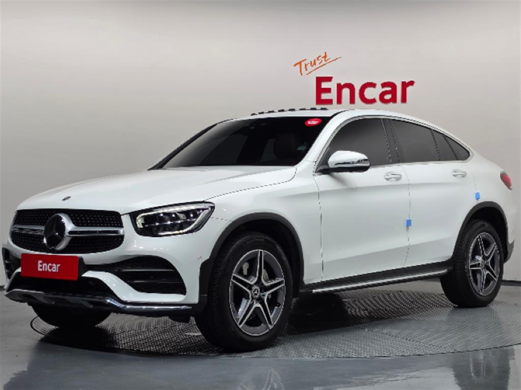 Mercedes-Benz GLC 300e 4Maetik Coupe