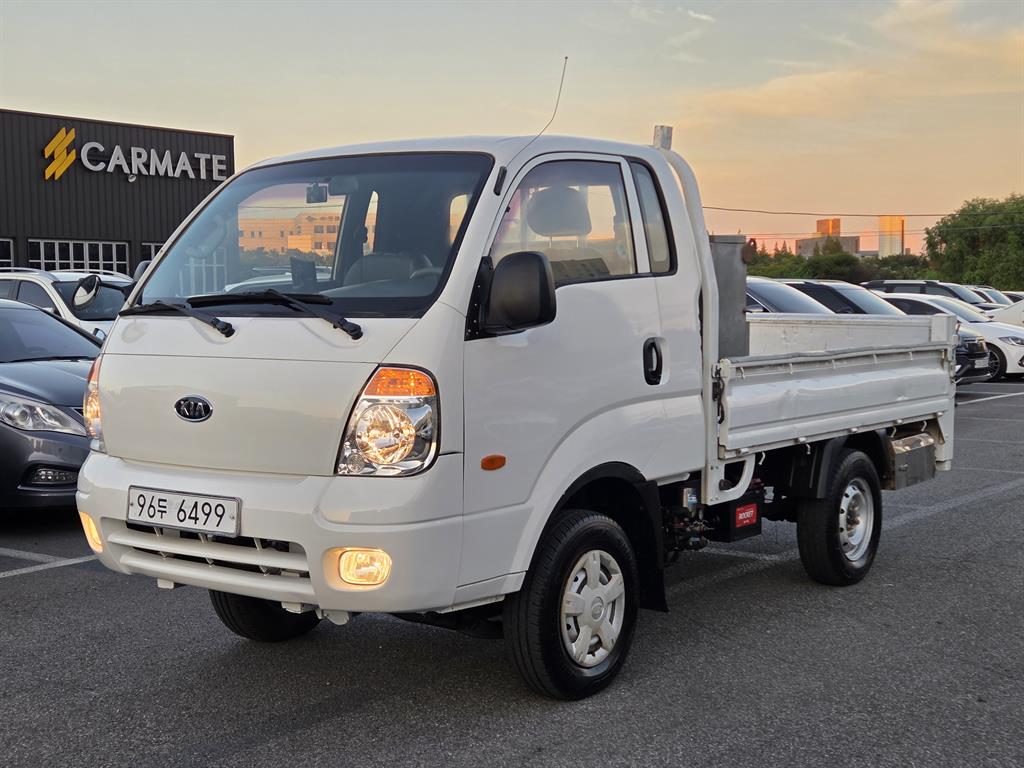 기아 Bongo 4WD Кинг кабин Урт бие