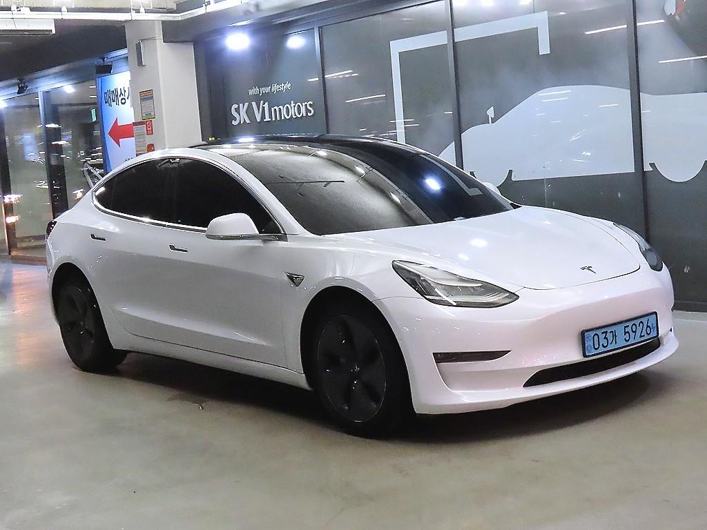 Tesla Model 3 AWD Rong Reinji