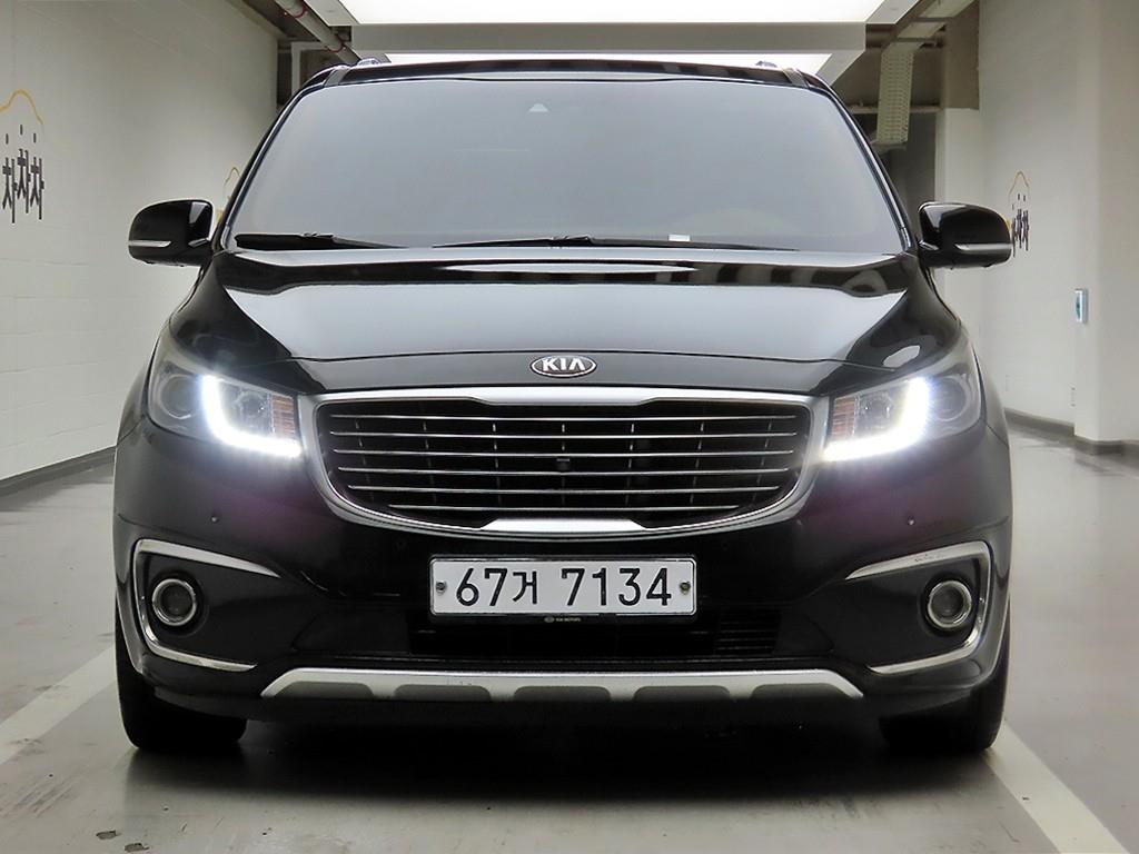 Kia Carnival 9 seats Noblesse Special