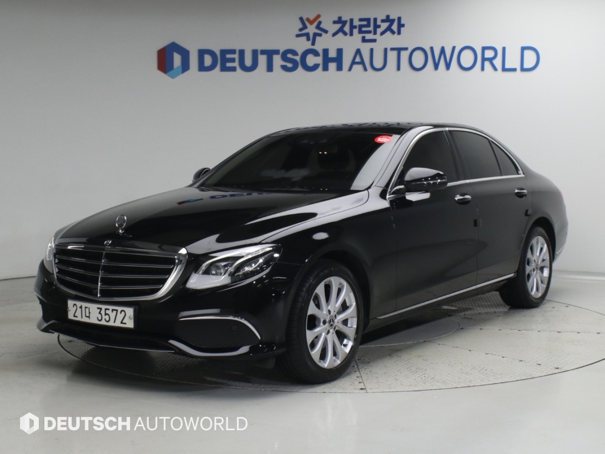 Mercedes-Benz E-Class E300 4Maetik Exclusive