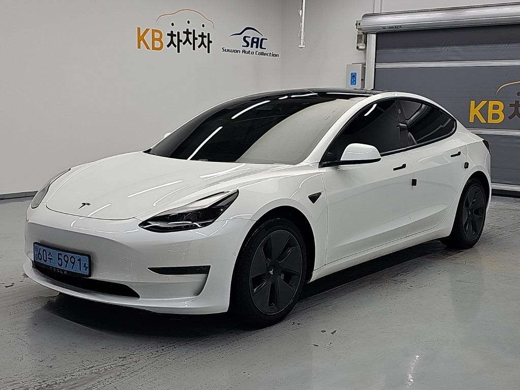 Tesla Model 3 AWD Rong Reinji