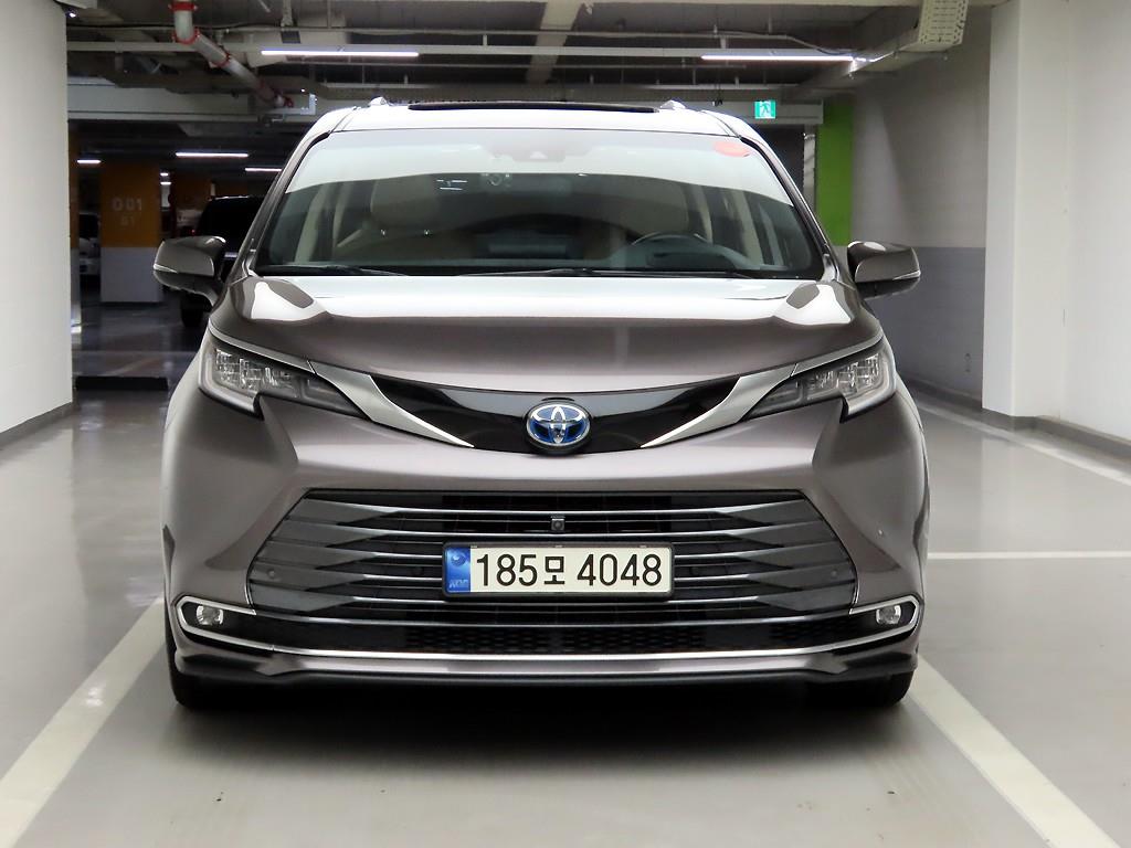 Toyota Sienna 2.5 2WD Hybrid