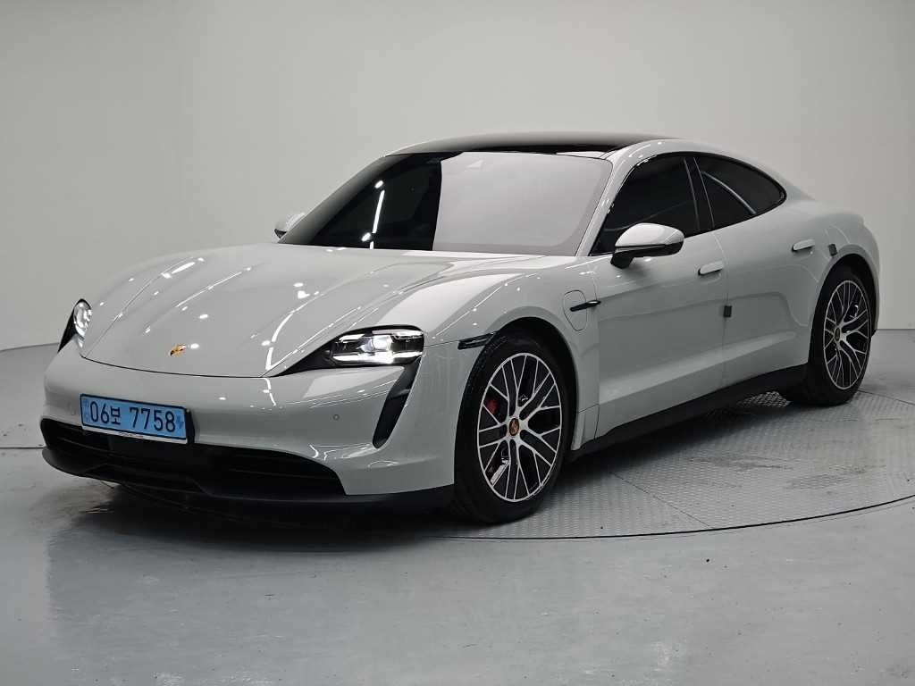 포르쉐 타이칸 EV 4S
