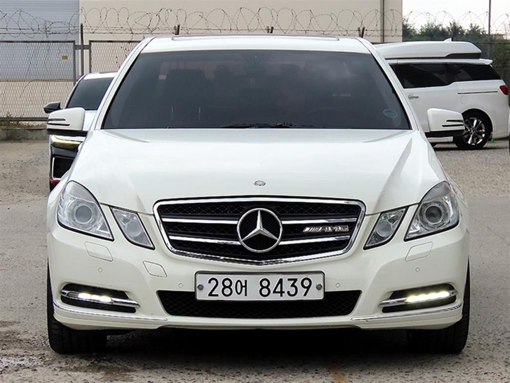 벤츠 E클래스 E300 Elegance