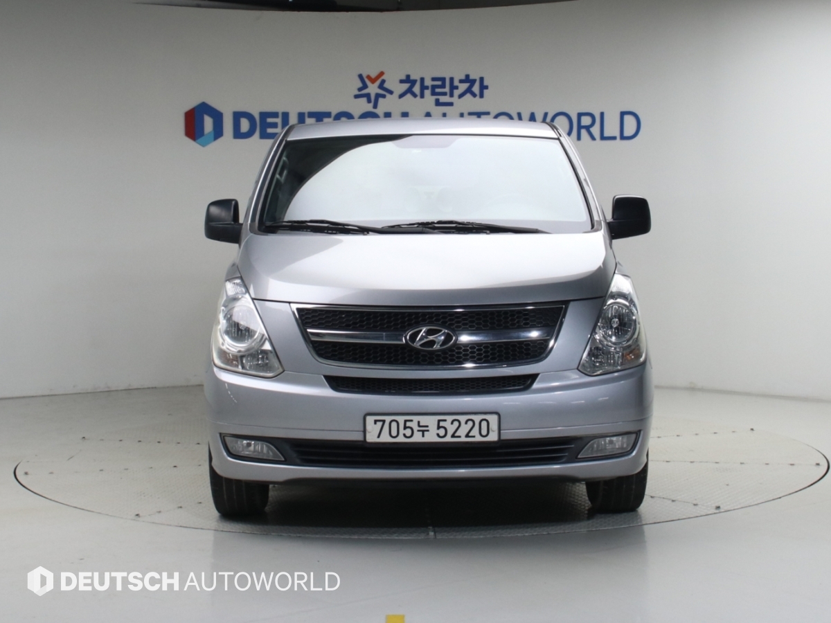 Hyundai Grand Starex 12 seats CVX Premium