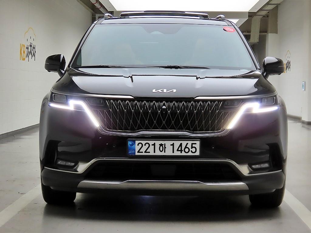 Kia Carnival 9 seats Signature