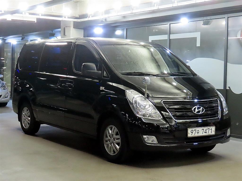 Hyundai Grand Starex 3 seats LPi Van Smart