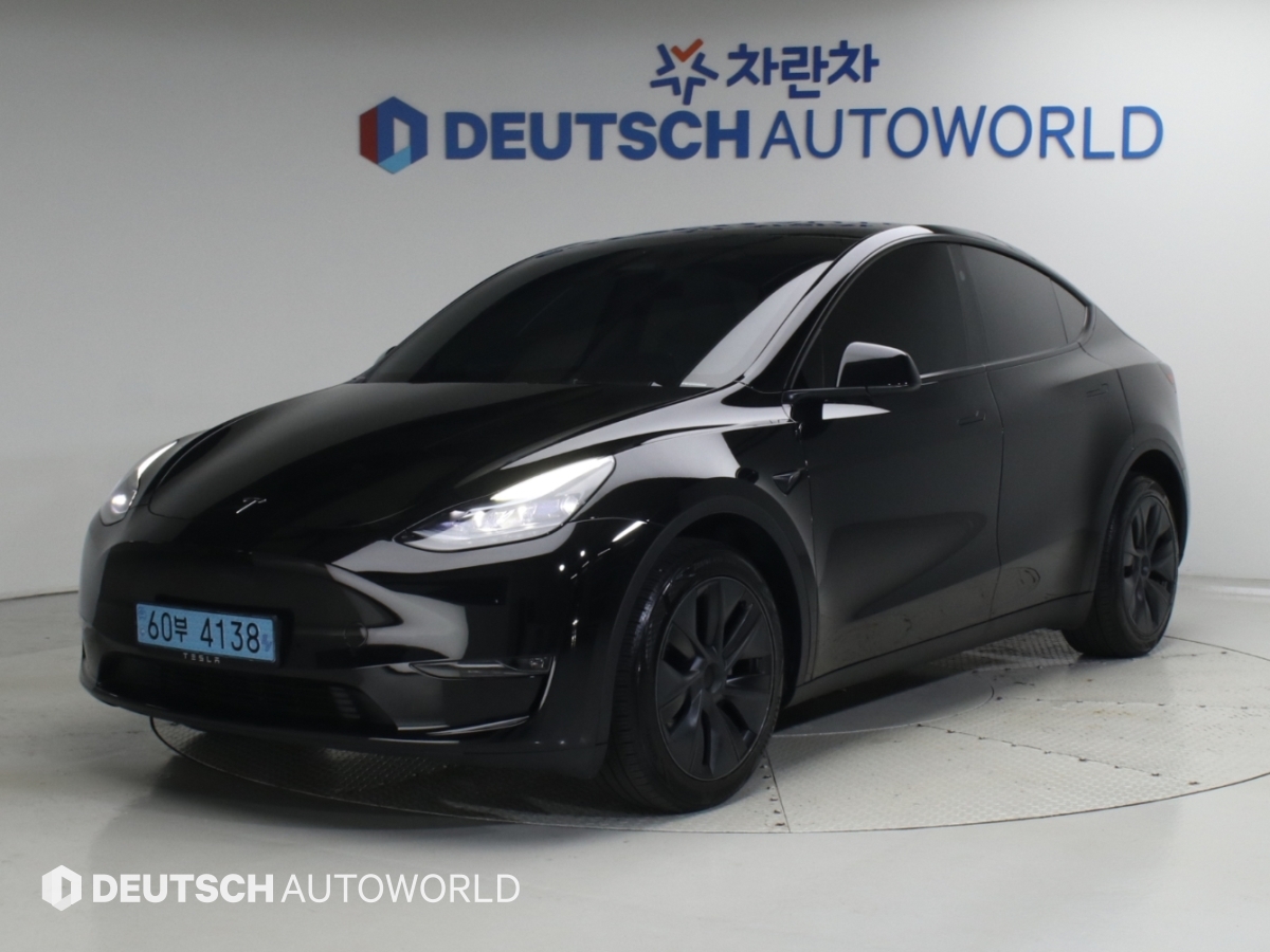 Tesla Model Y AWD Rong Reinji