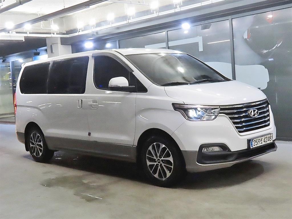 Hyundai Grand Starex 9 seats Exclusive