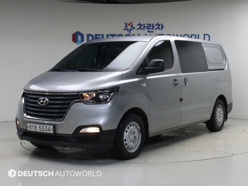 Hyundai Grand Starex 5 seats Van Style
