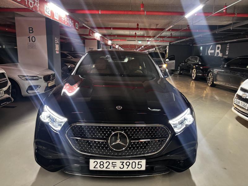 Mercedes-Benz E-Class E300 4Maetik AMG Line