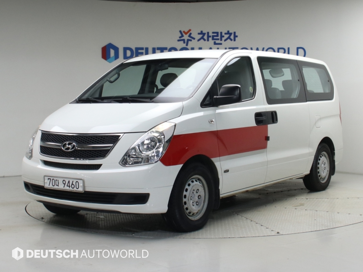 Hyundai Grand Starex 12 seats CVX Value