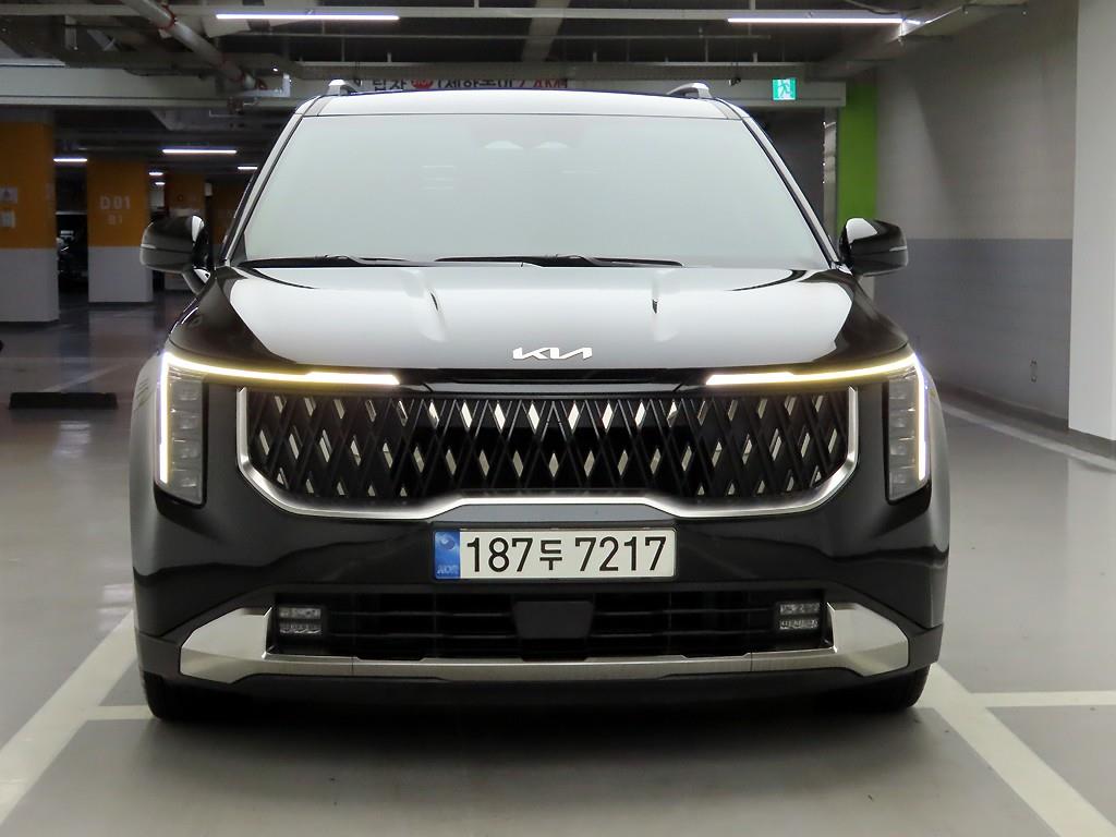 Kia Carnival 9 seats Signature