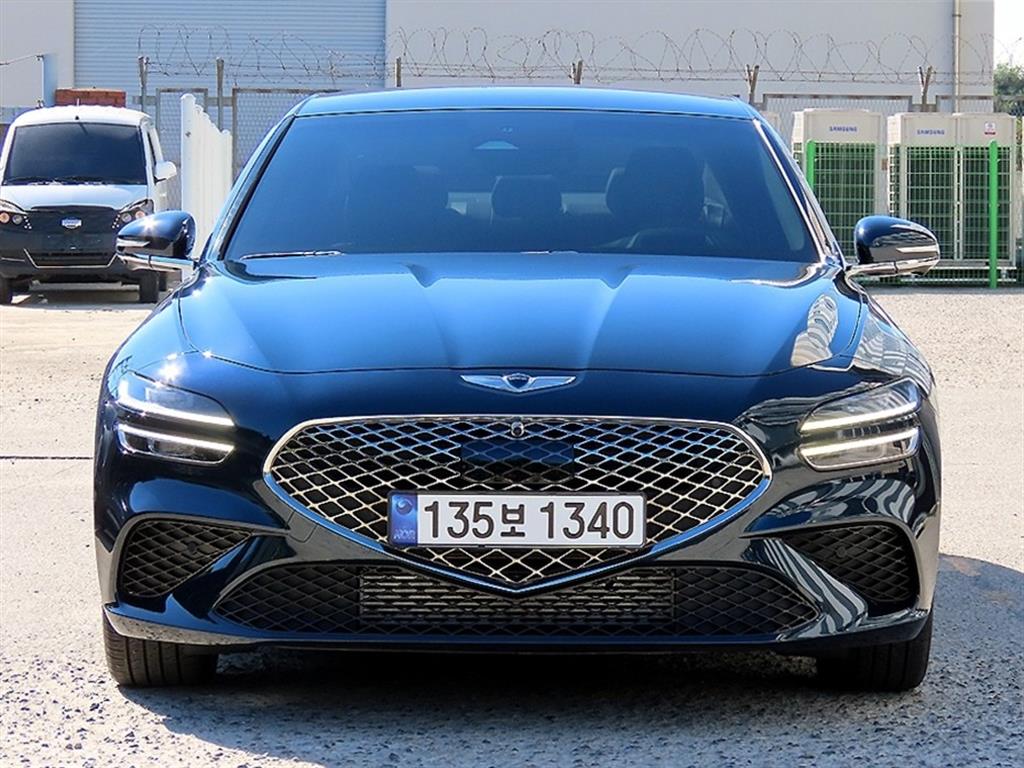 Genesis G70 2.0T 2WD