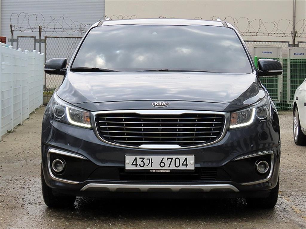 Kia Carnival 9 seats Noblesse Special