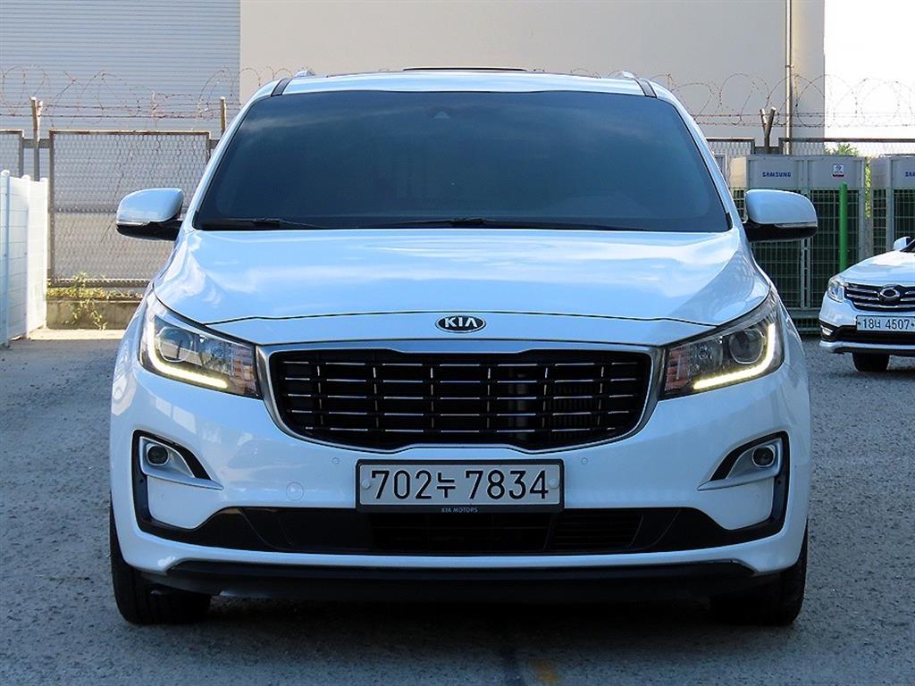 Kia Carnival 11 seats Prestige