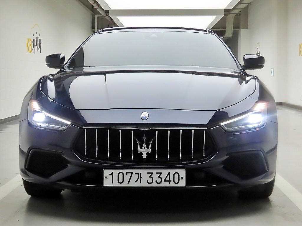 마세라티 Ghibli 3.0 Sport