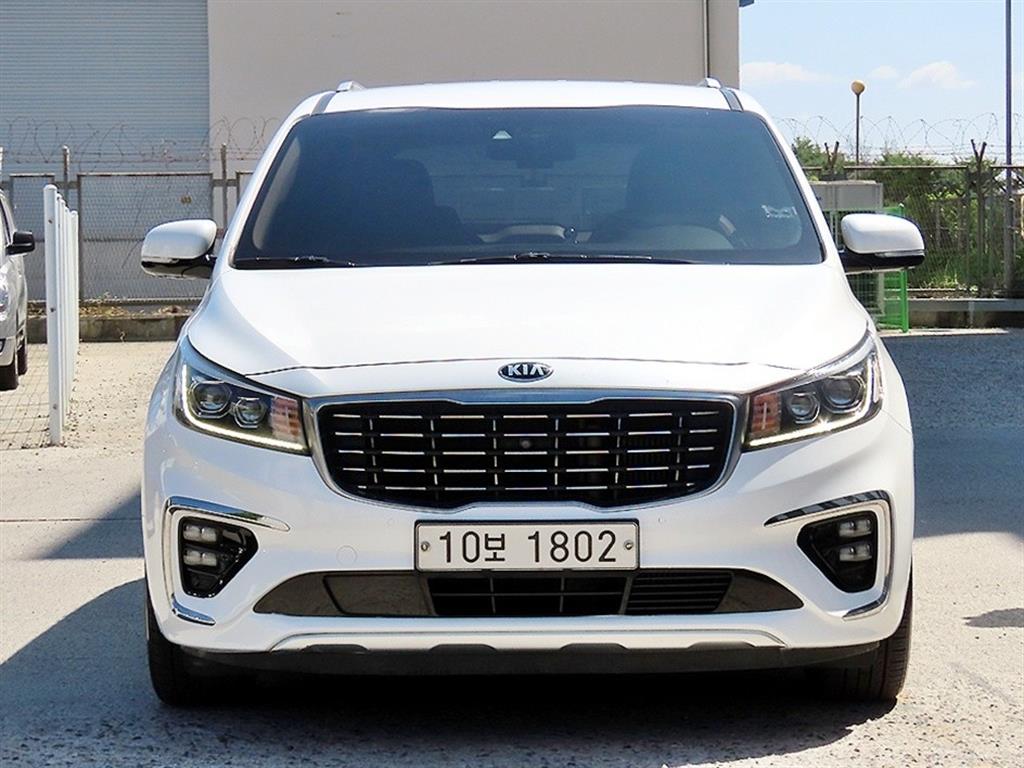 Kia Carnival 9 seats Noblesse Special