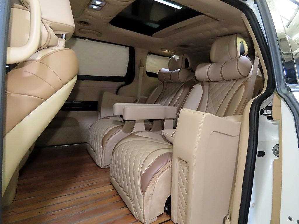 Kia Carnival 9 seats Noblesse Special