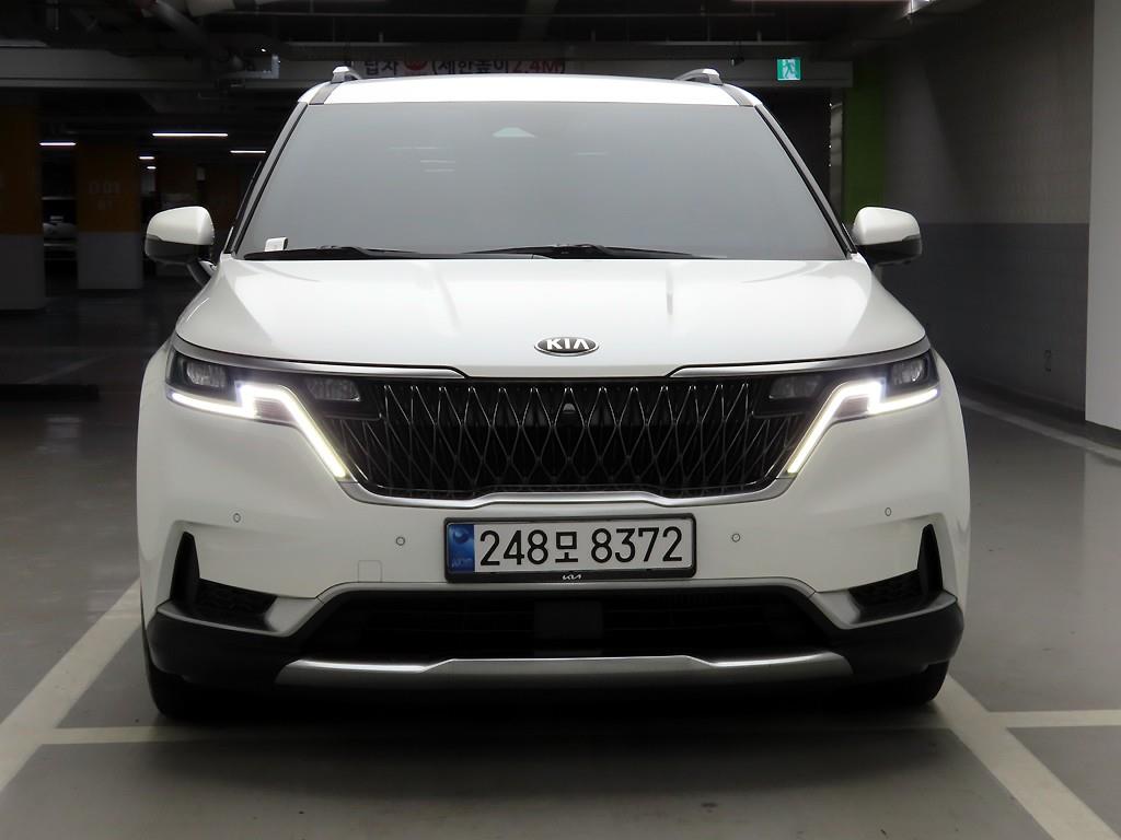 Kia Carnival 9 seats Signature