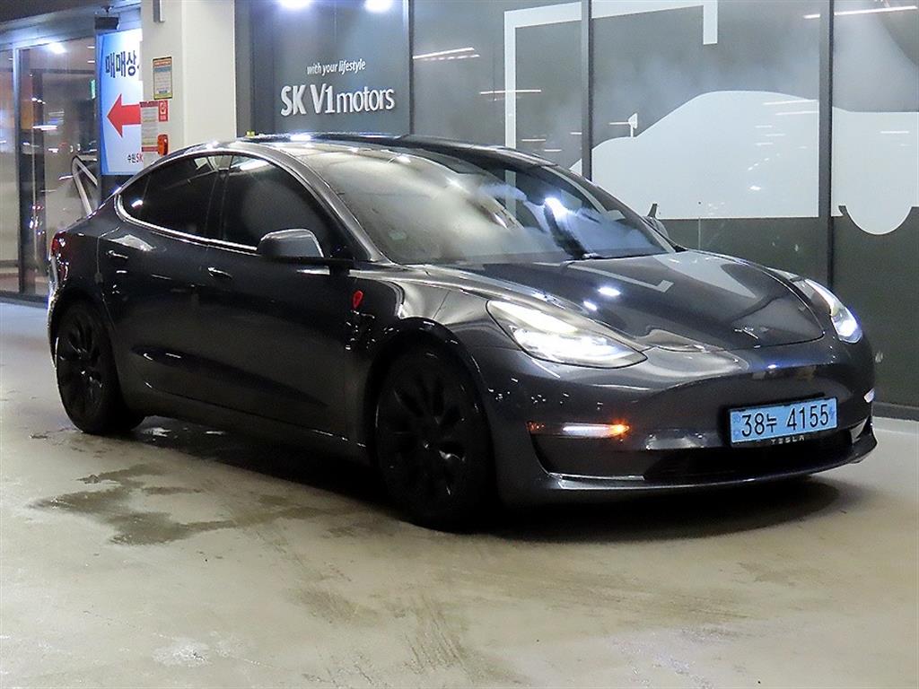 Tesla Model 3 AWD Rong Reinji