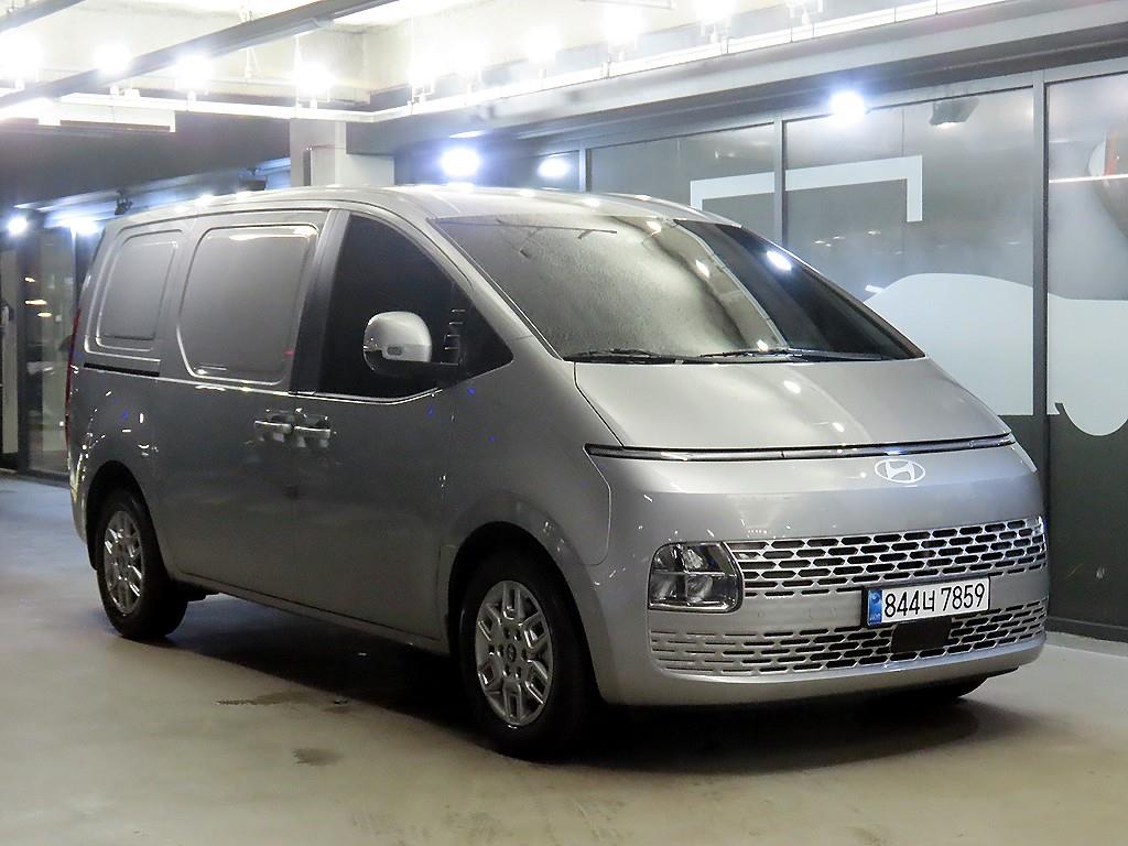 Hyundai Staria Hybrid 1.6 HEV Cargo 3 seats Modern