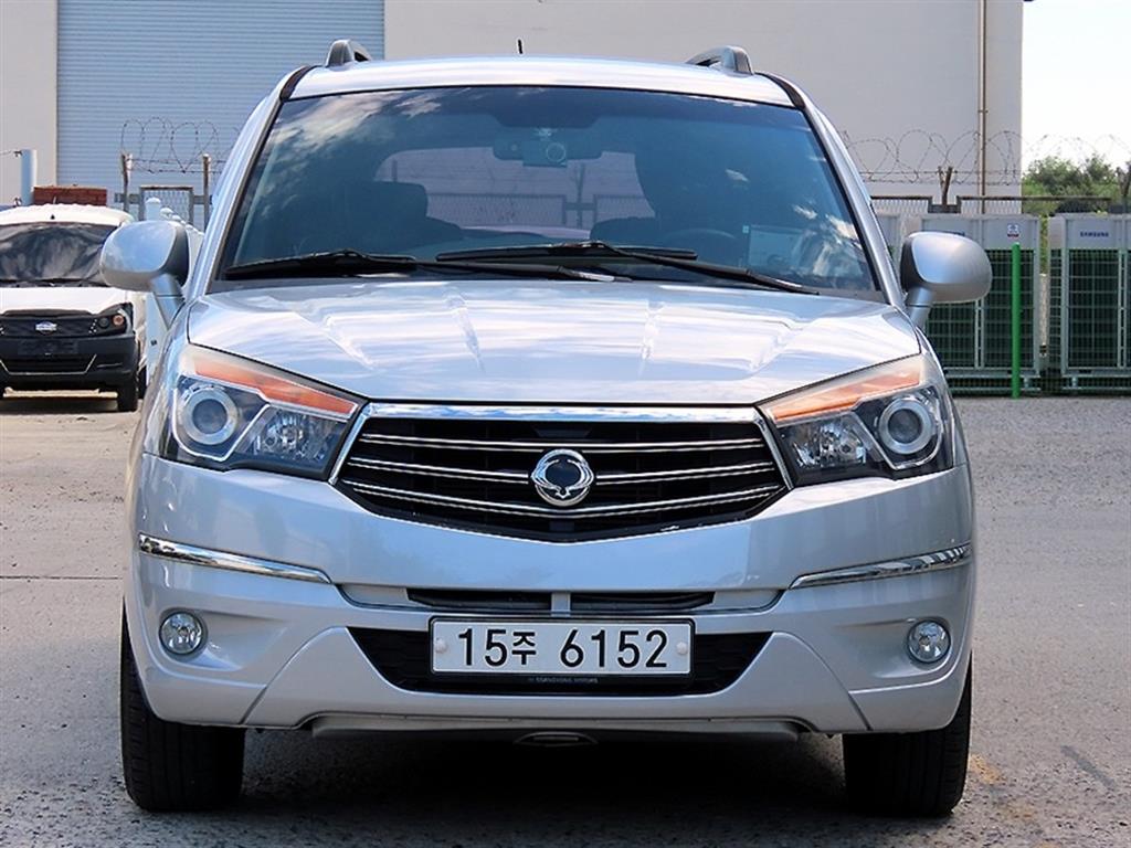KGM Korando Turismo 2.0 4WD 9 seats LT Eodeubencheo 60th Edition