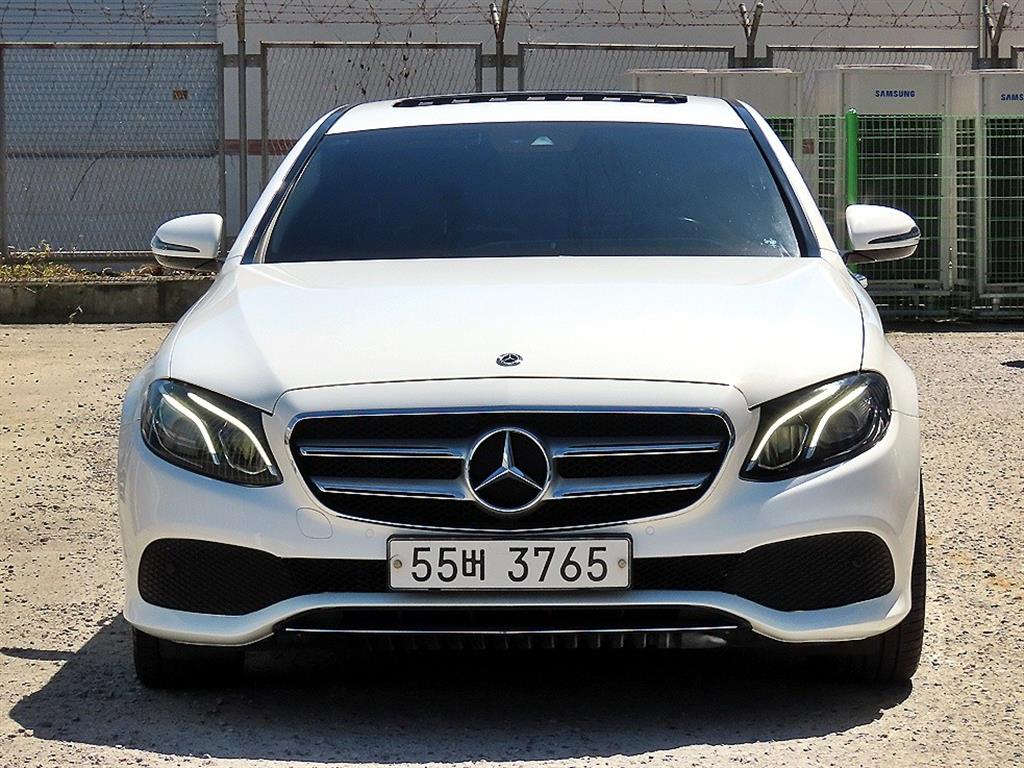 Mercedes-Benz E-Class E300 Avantgarde