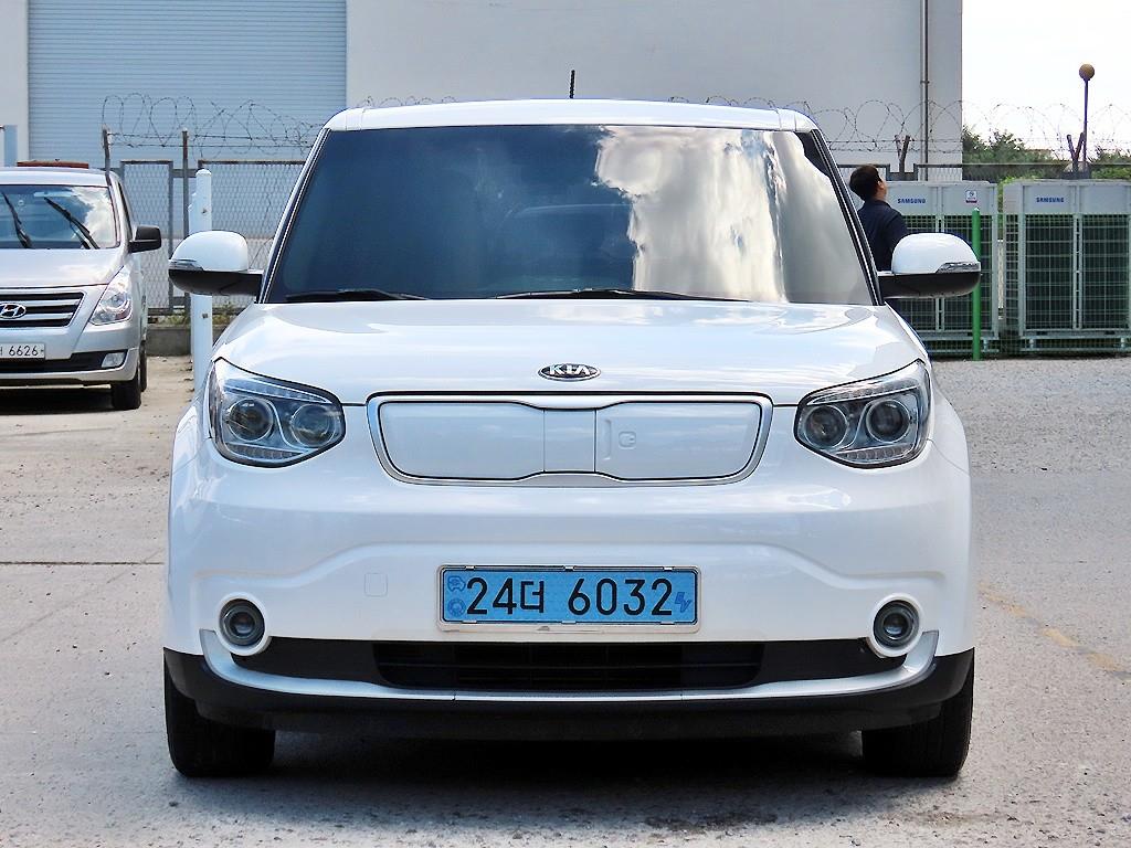 Kia Soul EV 5 seats Gyeongjehyeong
