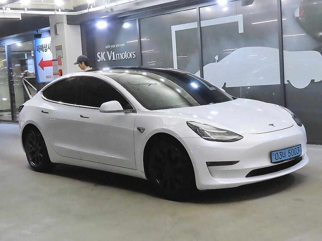 Tesla Model 3 AWD Rong Reinji